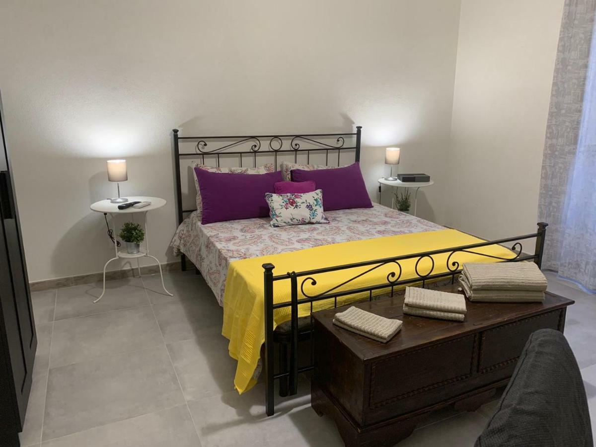 Aus Holiday Catania Villa Eksteriør bilde